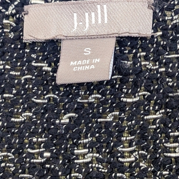J Jill v-neck black and gray marled crochet-like sweater, size small - Picture 3 of 4
